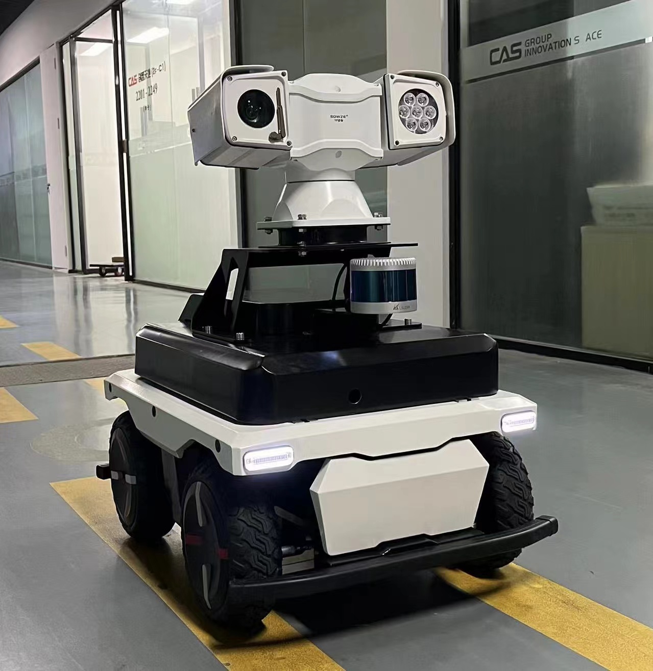 Electric 4 Wheeled UGV Platfor - Robot Chassis recension och pris